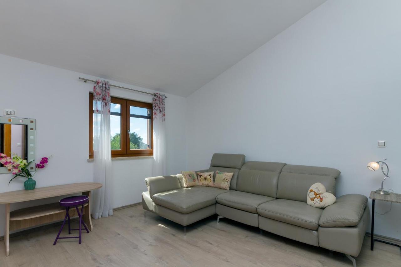 Magic Holiday Apartment Bale Bagian luar foto