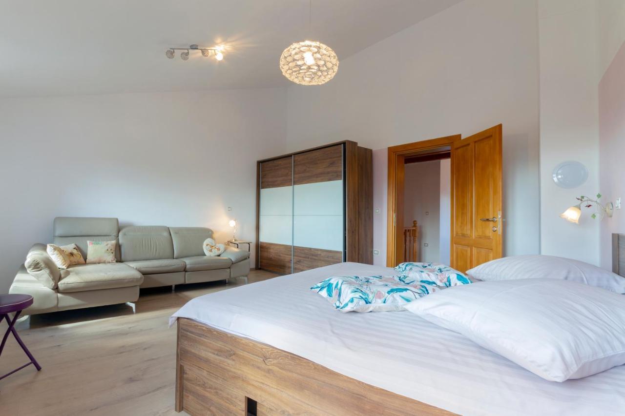 Magic Holiday Apartment Bale Bagian luar foto