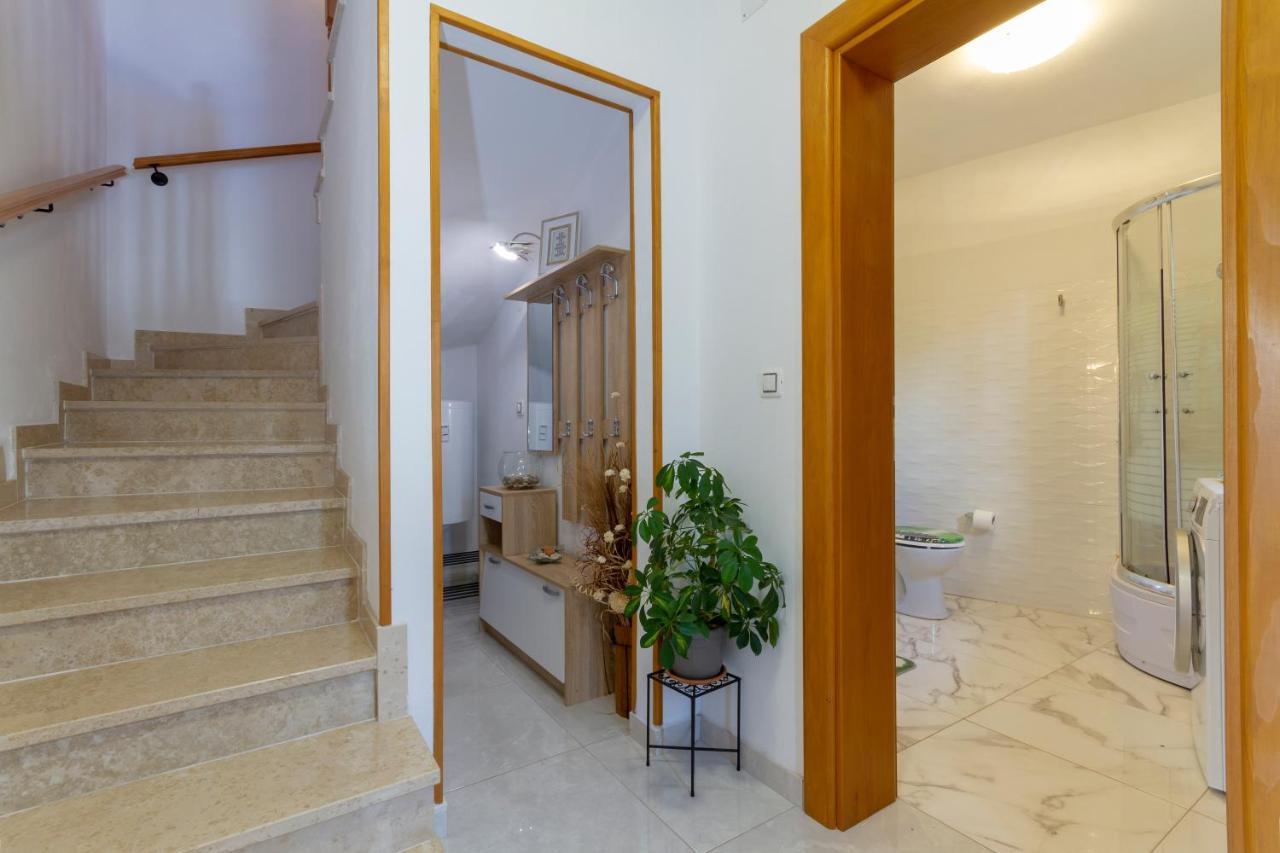 Magic Holiday Apartment Bale Bagian luar foto