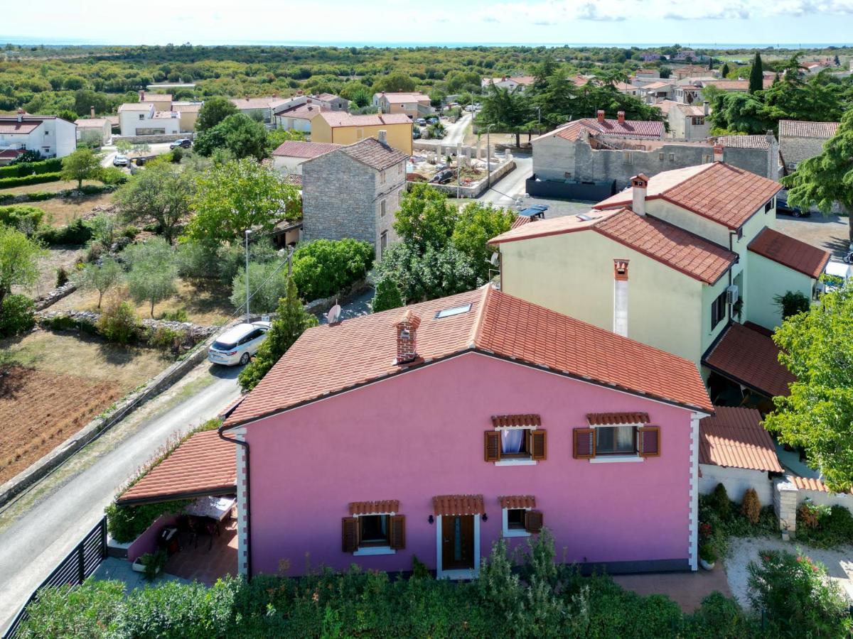 Magic Holiday Apartment Bale Bagian luar foto